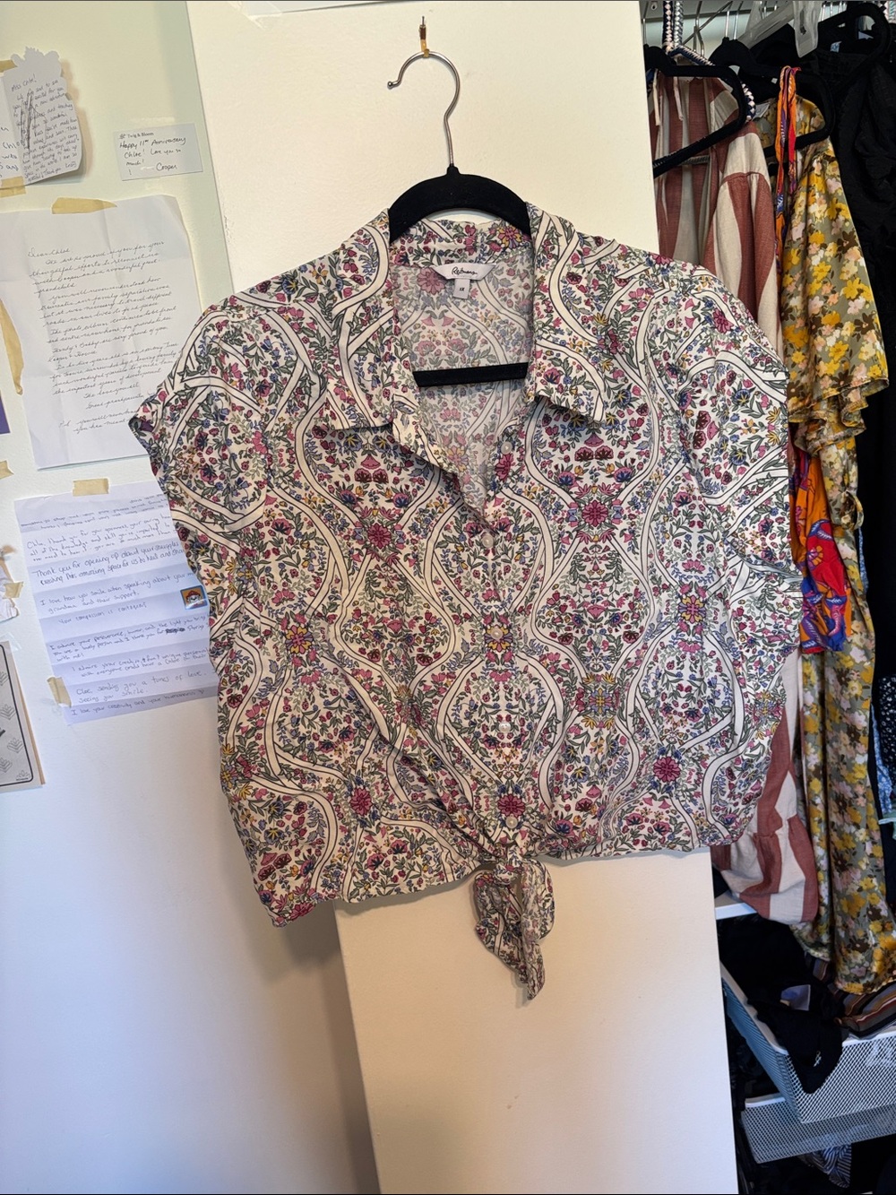 NWOT Reitmans Button-Down Crop Tie-Front Shirt with Pink & Green Floral Paisley